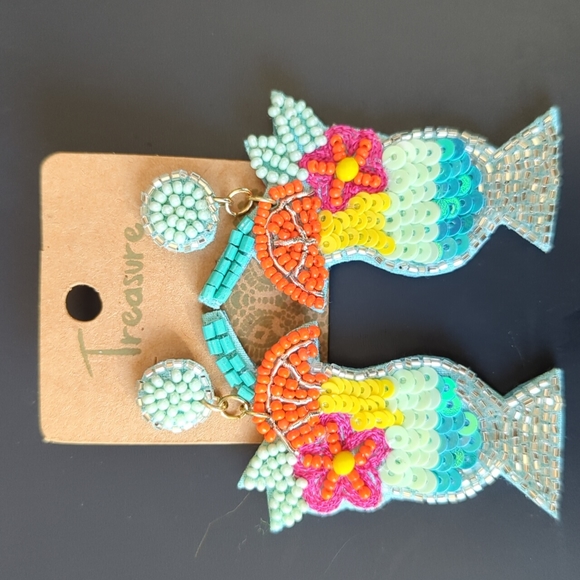 Fun cocktail beaded earrings - Picture 1 of 3